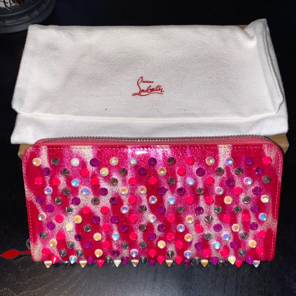 ✨🩷Christian Louboutin Panettone Glitter Spike Wallet🩷✨ - Picture 5 of 15